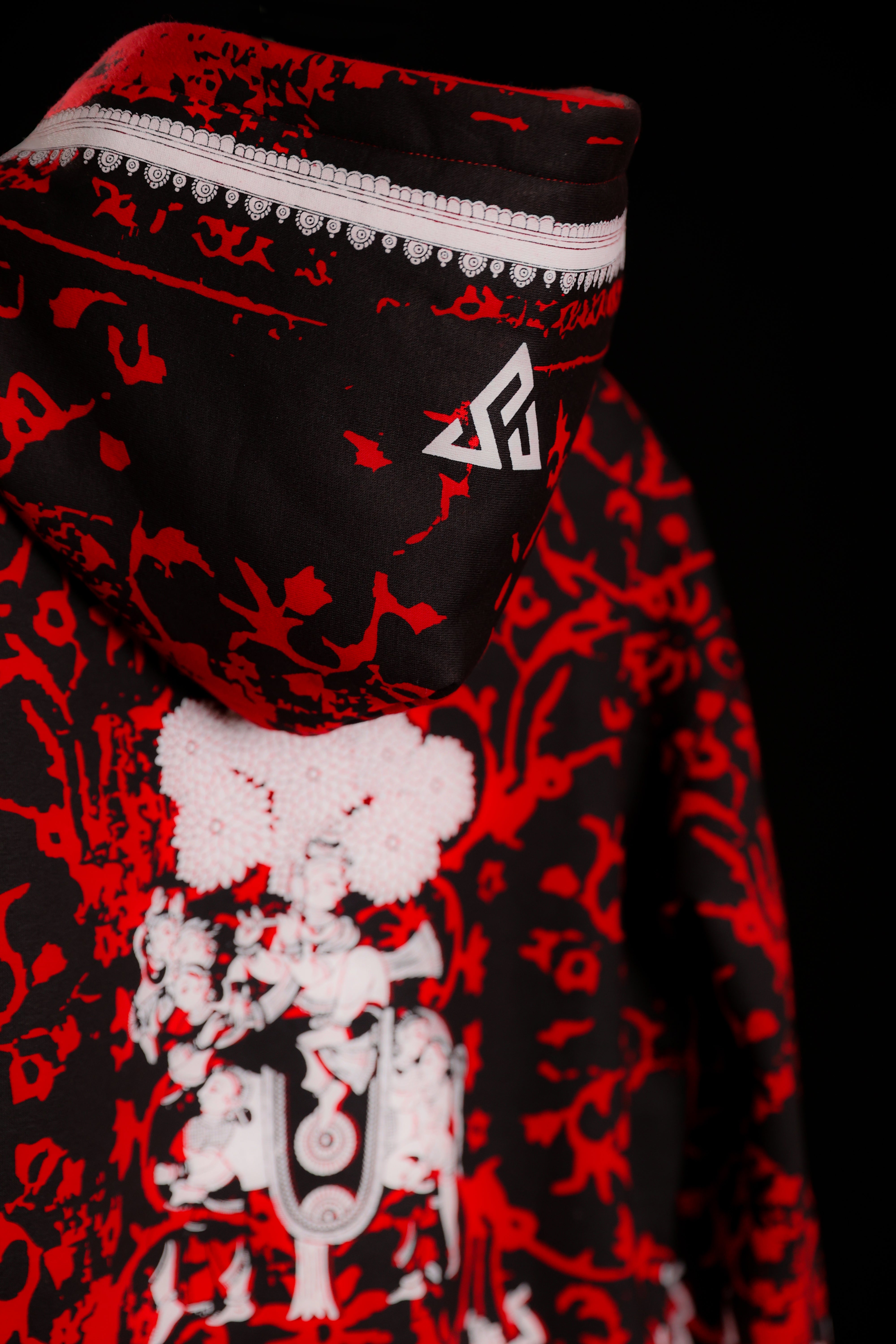 ĀRAMBH premium hoodie | Winter Collection | detail | THE SUNYA