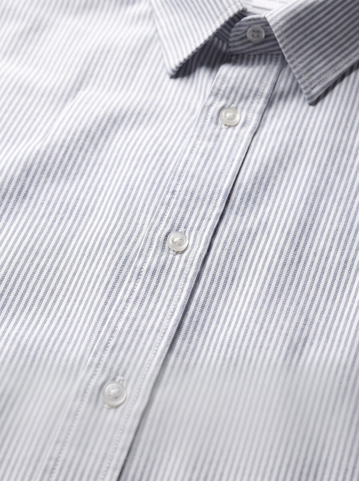CAPRICORN Cotton Shirt — Graphite, detail view